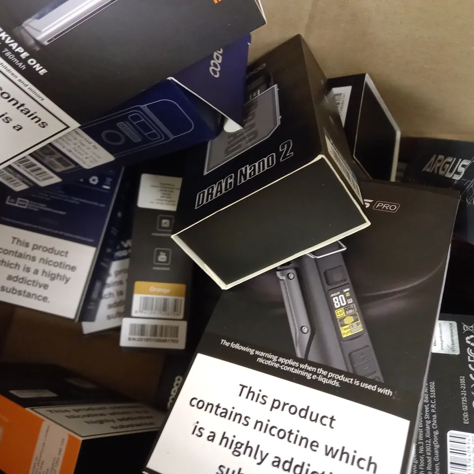 APPROXIMATELY 20 ASSORTED BOXED VAPING PRODUCTS TO INCLUDE GEEKVAPE B60, VOOPOO ARGUS PRO, VOOPOO ARGUS MT KIT ETC