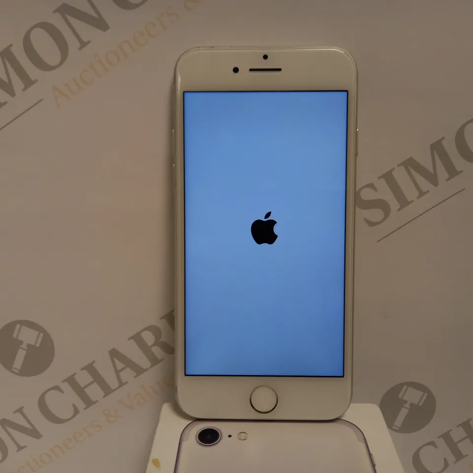 BOXED APPLE IPHONE 7 (A1778)