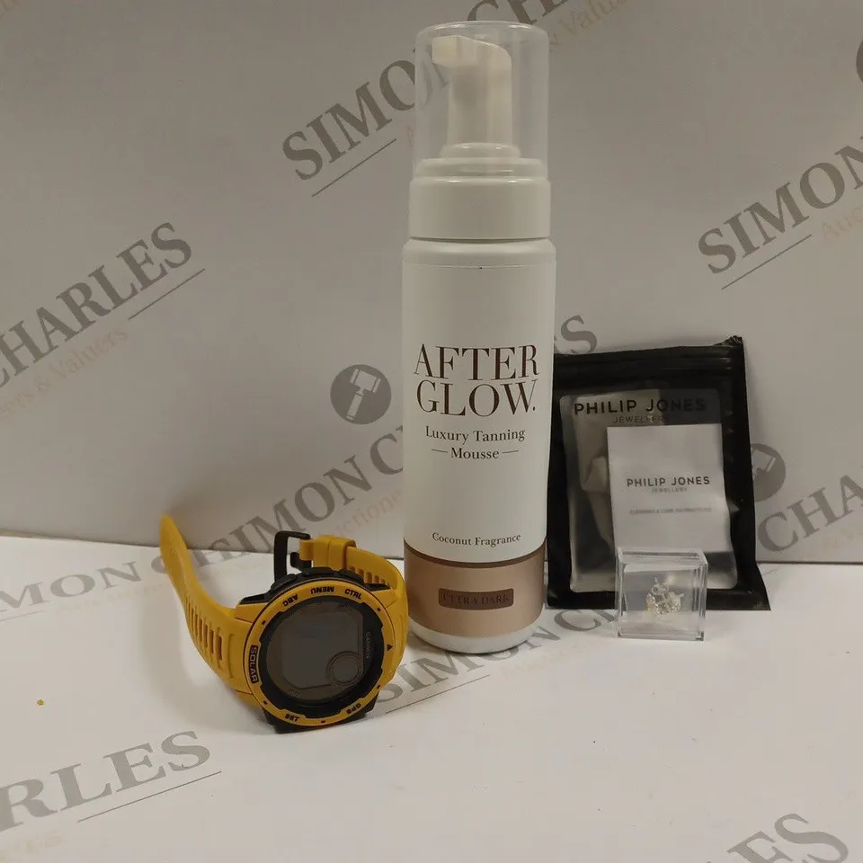 BOX OF APPROX 20 ASSORTED ITEMS TO INCLUDE INSTINCT SOLAR WATCH, AFTER GLOW LUXURY TAN MOUSSE, PHILIP JONES DAISY EARRINGS, ETC. 