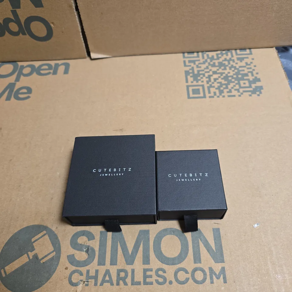 CUTEBITZ JEWELLERY SET OF 2, BRACELET/NECKLACE IN BOXES