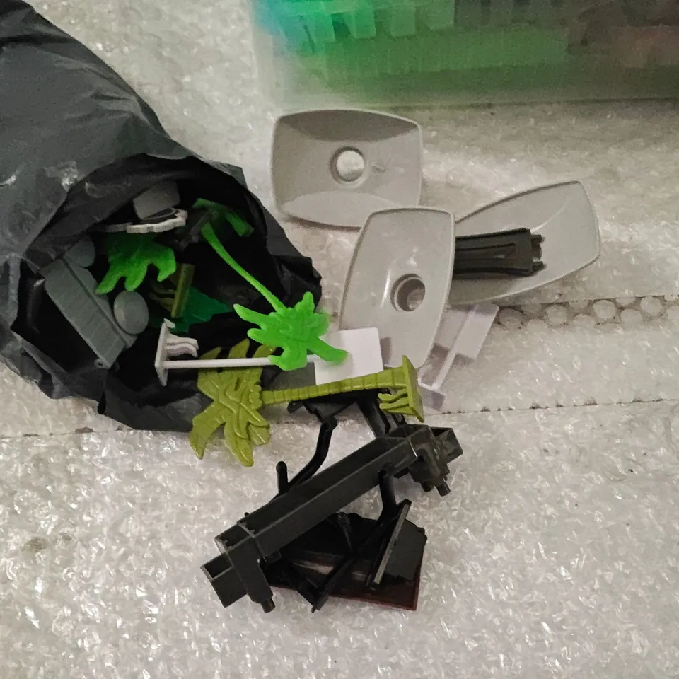 CRATE OF CONNECTABLE TOY TRACK WITH ACCESSORIES AND SCENERY 