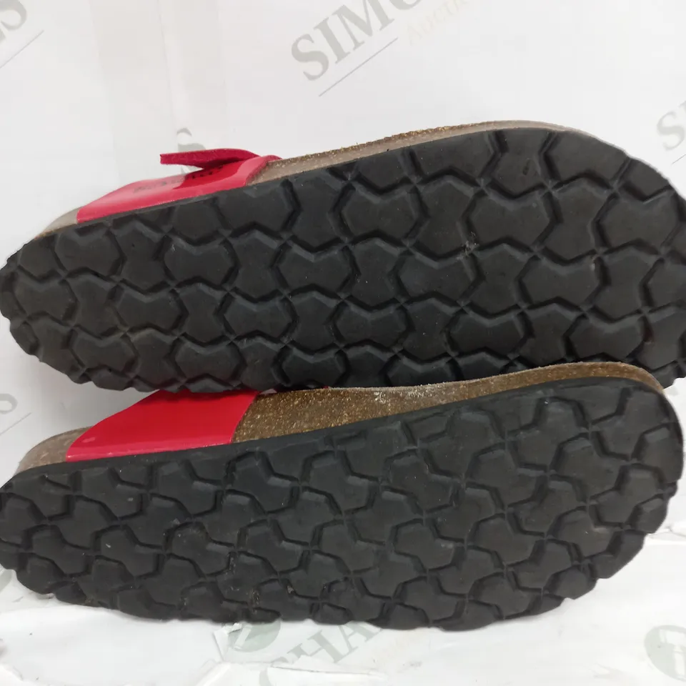 BONOVA red SANDALS SIZE 6