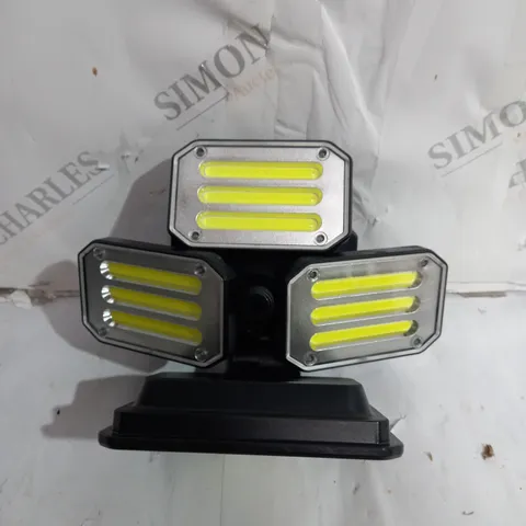 BOXED BELL & HOWELL 300 LUMENS BIONIC FLOODLIGHT
