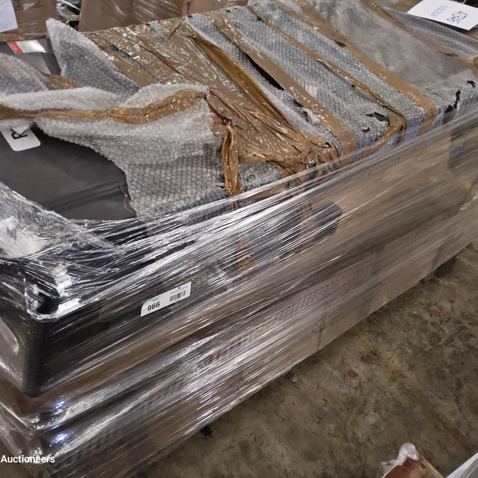 PALLET OF APPROXIMATELY 4  ASSORTED HOUSEHOLD & ELECTRICAL ITEMS TO INCLUDING