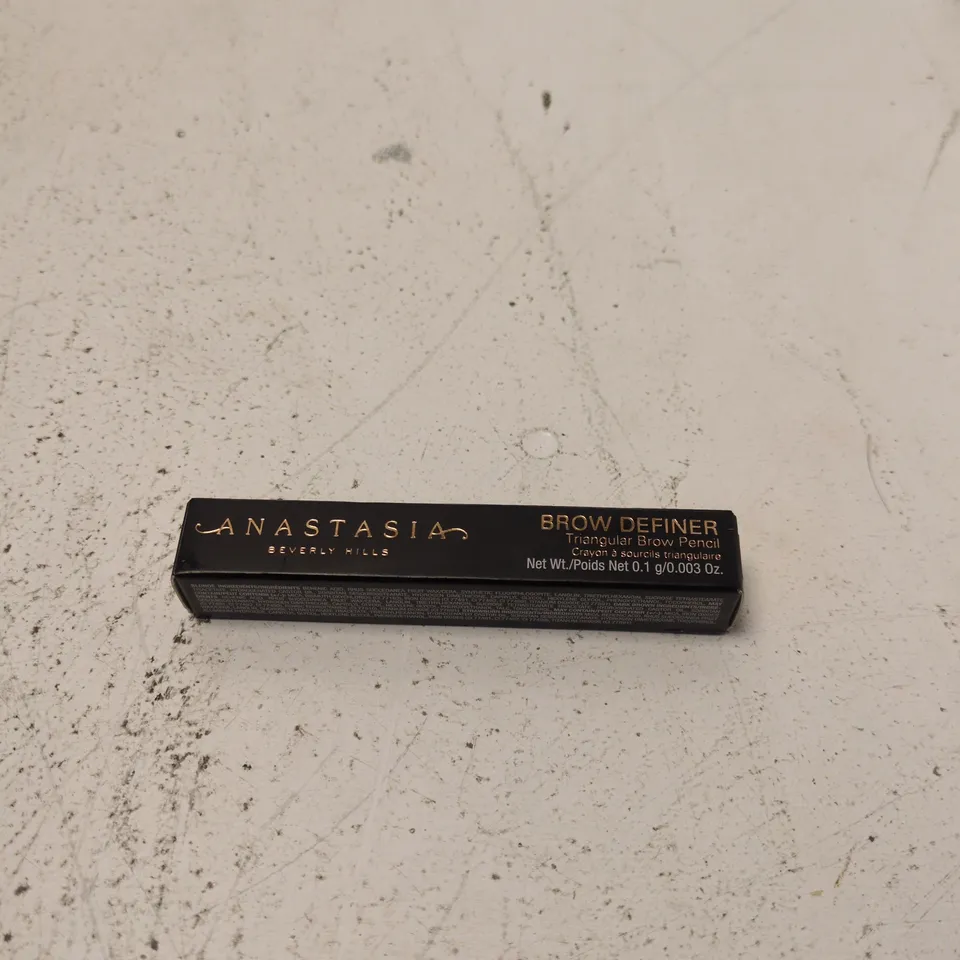 ANASTASIA BEVERLY HILLS BROW DEFINER TRIANGULAR BROW PENCIL – DARK BROWN (BOXED)