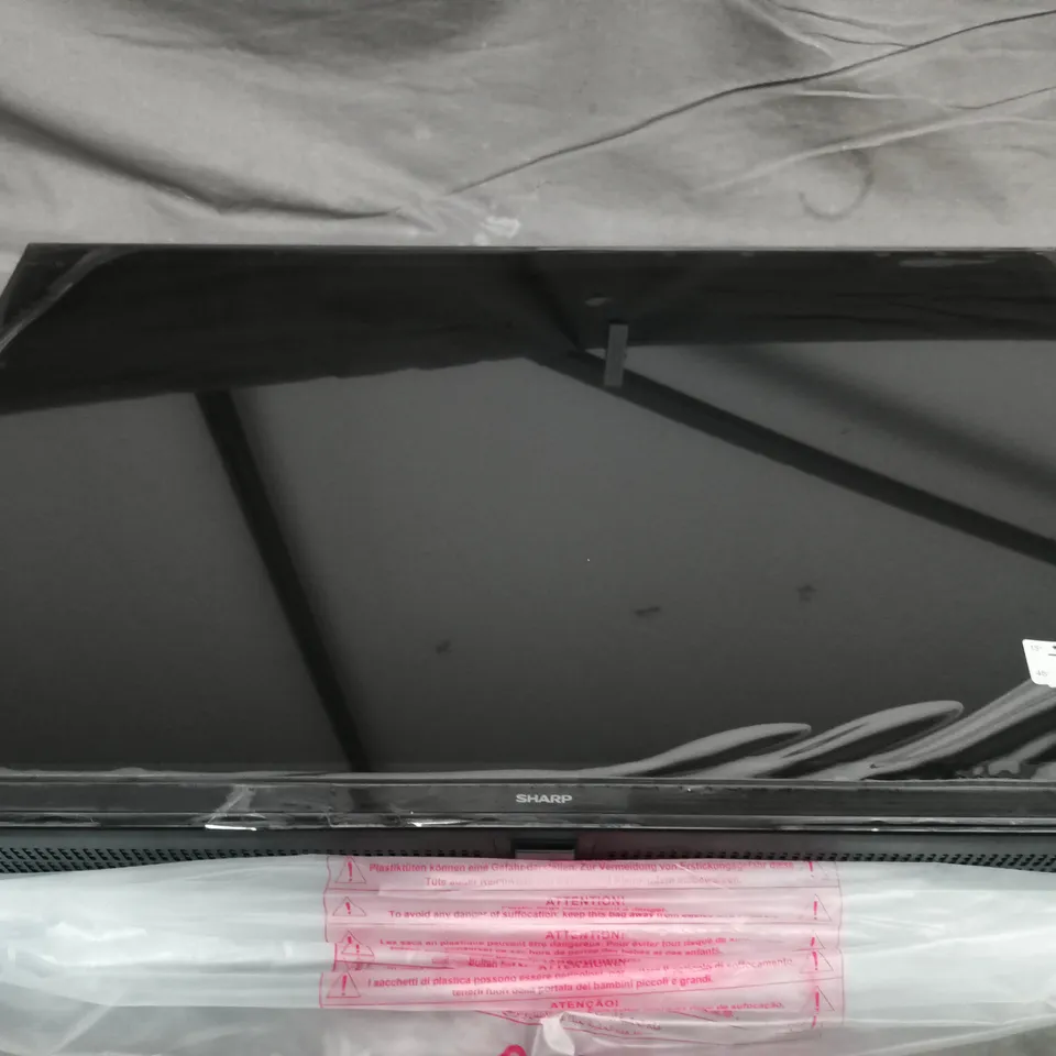 SHARP 32" HD READY SMART LED TV WITH ROKU