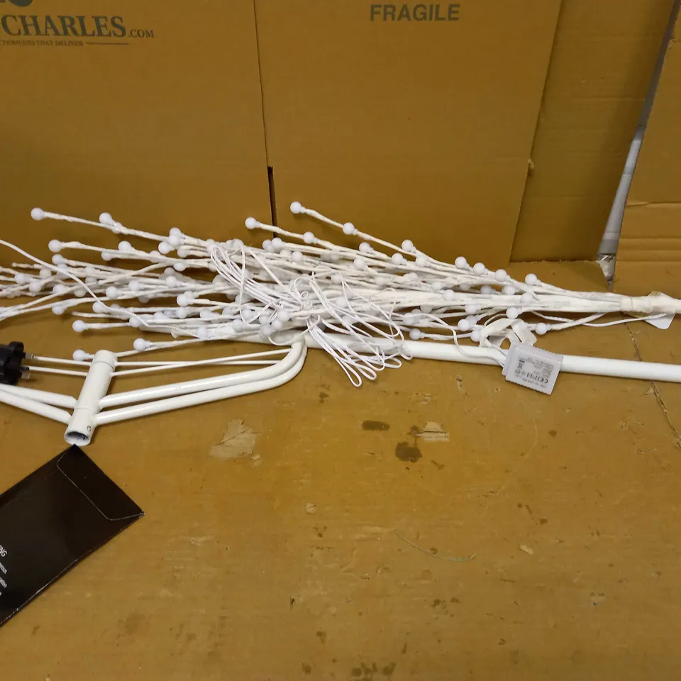 PRE-LIT CHERRY BULB TWIG TREE 6FT 