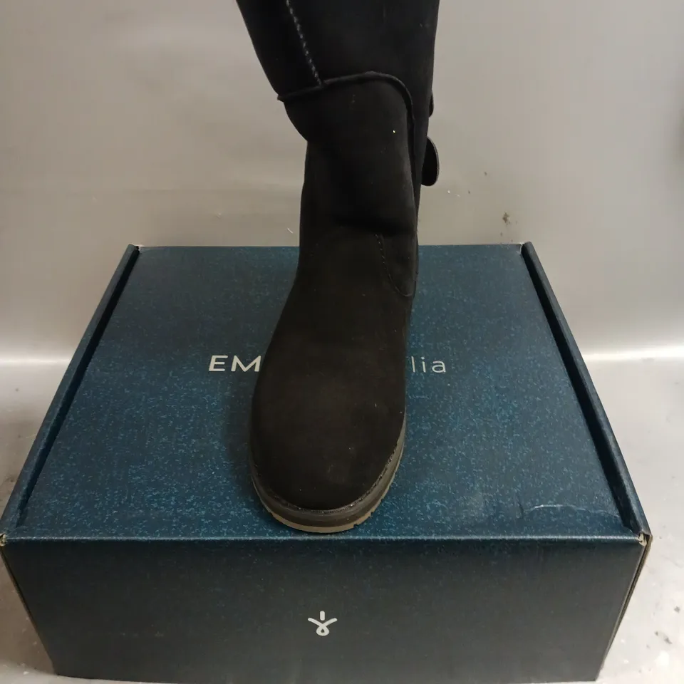 EMU ANDA SHEEPSKIN BOOTS IN BLACK - 8