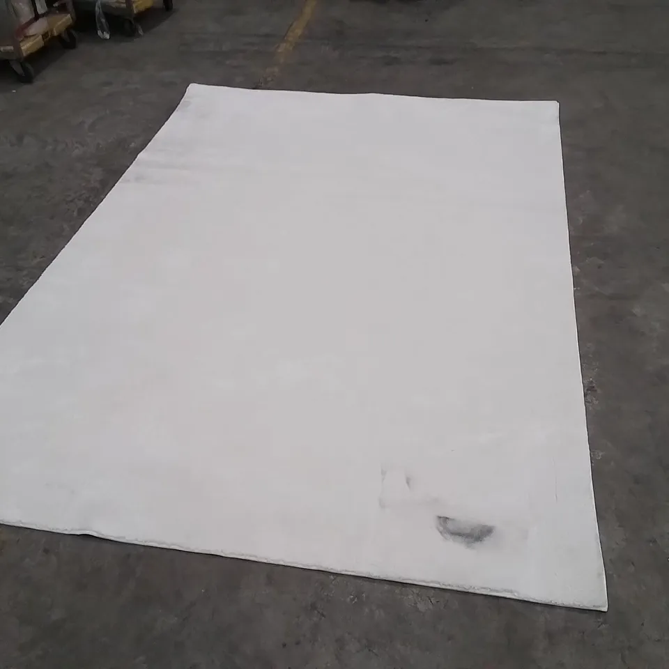 QUALITY DESIGNER AREA RUG - APPROXIMATELY  200x290cm