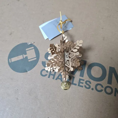 BOX OF APPROXIMATELY 280 GISELLA GRAHAM GOLD-TONE METAL SNOWFLAKE HANGING ORNAMENT WITH BELL DETAIL
