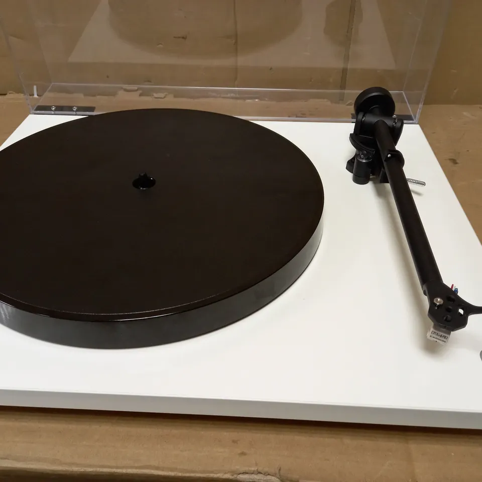 REGA PLANAR 1 PLUS MM TURNTABLE WITH PHONO STAGE - WHITE SATIN