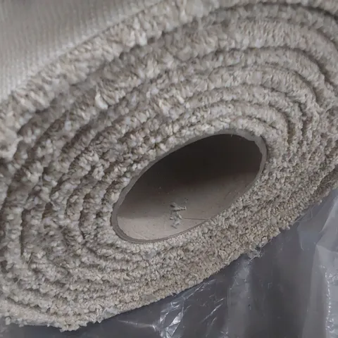 ROLL OF QUALITY FIRST IMPRESSIONS CHARMING CARPET APPROXIMATELY 5M Γ 4.5M