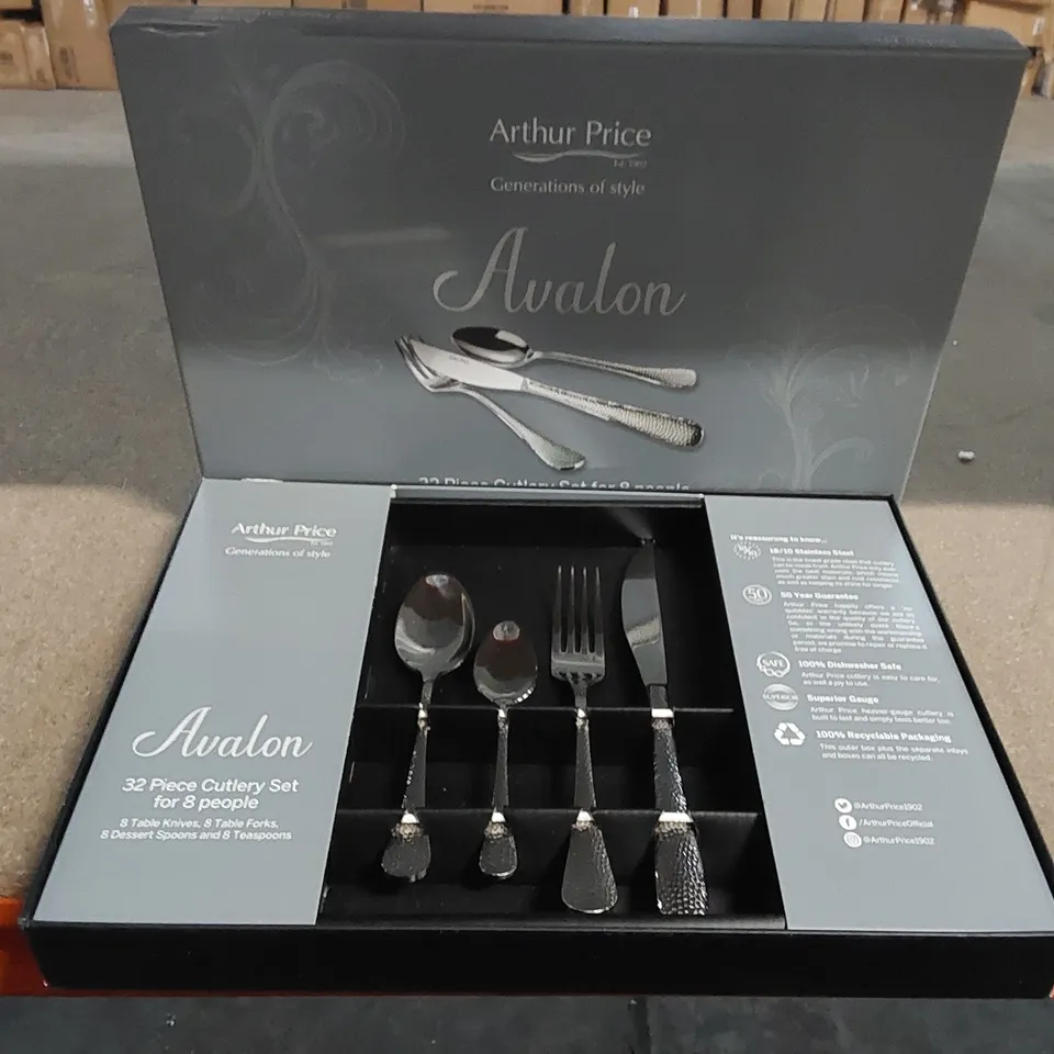 BOXED ARTHUR PRICE AVALON STAINLESS STEEL CUTLERY SET APPROXIMATELY 32 PIECES