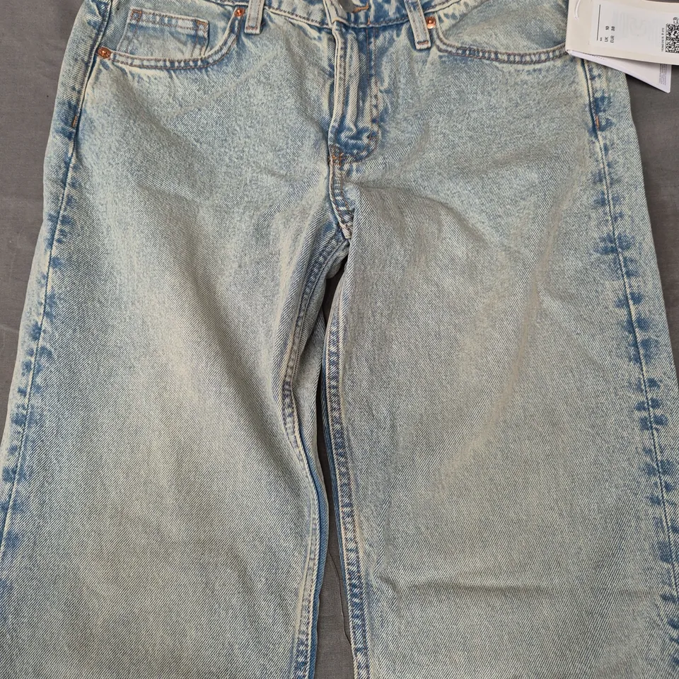 H&M STRAIGHT REGULAR FIT MID WAIST JEANS IN FADED BLUE SIZE UK 10