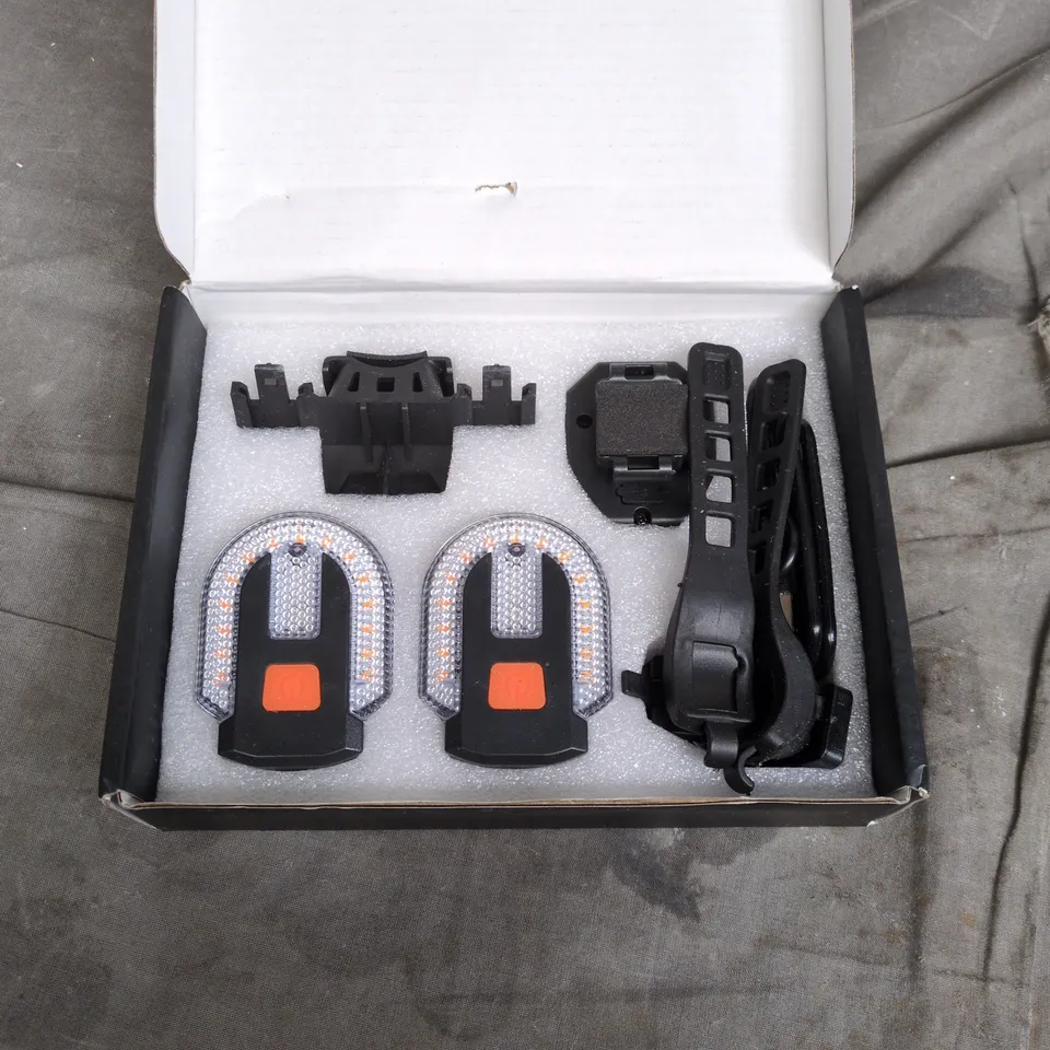 REMOTE STEERING TAIL LIGHT KIT FY-1825 FOR BICYCLE – BOXED