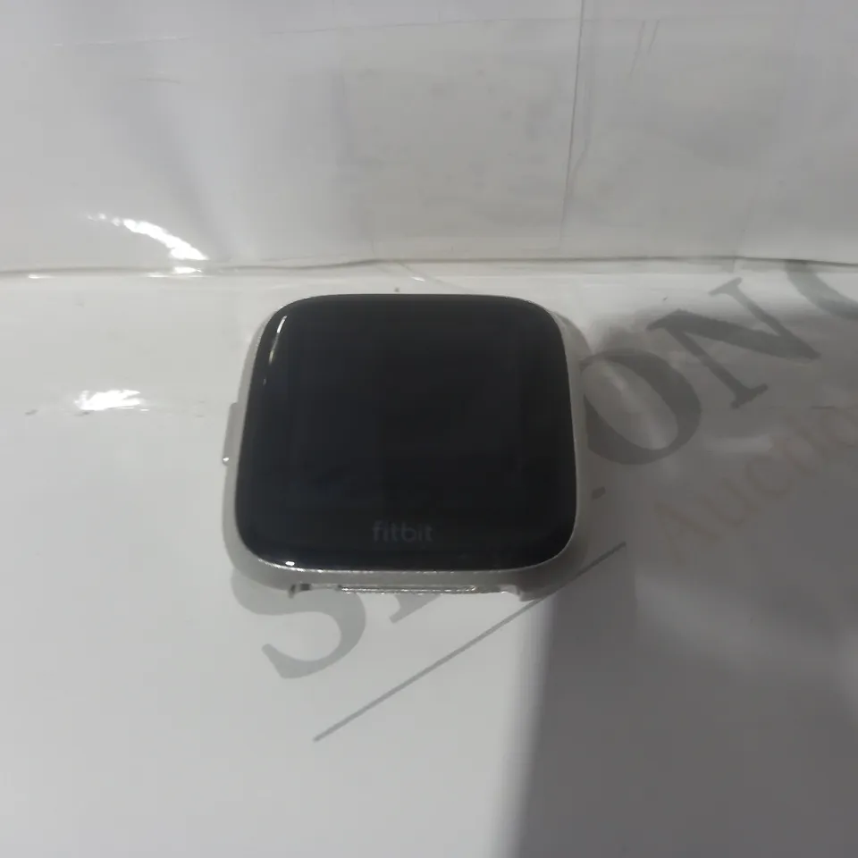 BOXED FITBIT VERSA LITE EDITION SMARTWATCH