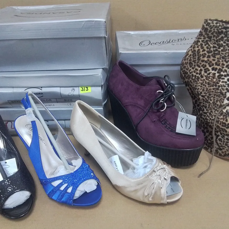 LOT OF 10 ASSORTED PAIRS OF SHOES TO INCLUDE CASANDRA AND OCCASIONS - VARIOUS SIZES 