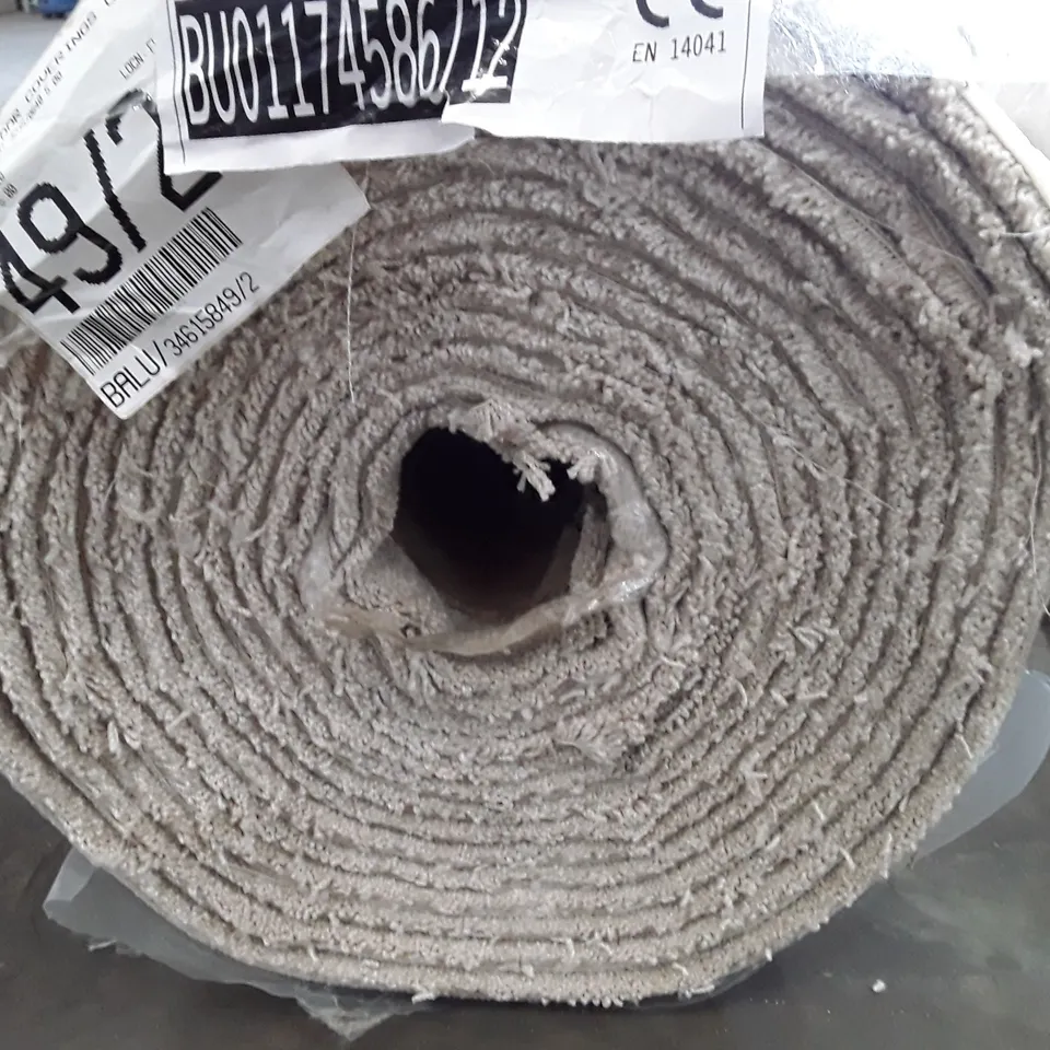 ROLL OF QUALITY CRESCENT 3235/0640 CARPET APPROXIMATELY 10.1×5M