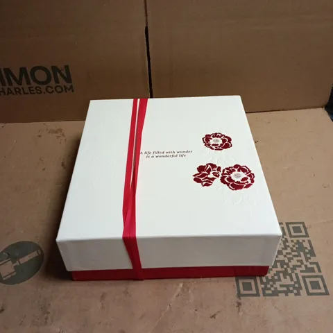 RITUALS... THE RITUAL OF AYURVEDA 4 ITEM BOX SET TO INCLUDE CANDLE, BODY CREAM, SHOWER GEL ETC