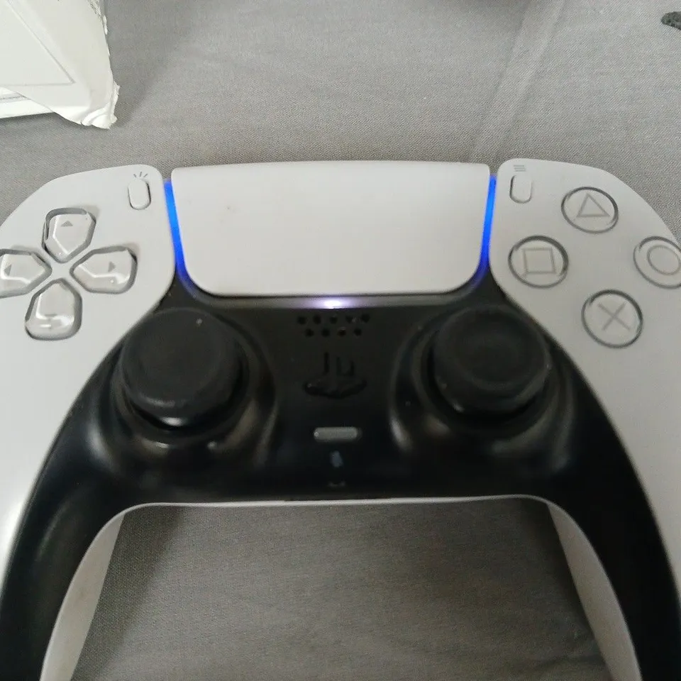 SONY PLAYSTATION 5 DUALSENSE WIRELESS CONTROLLER – WHITE