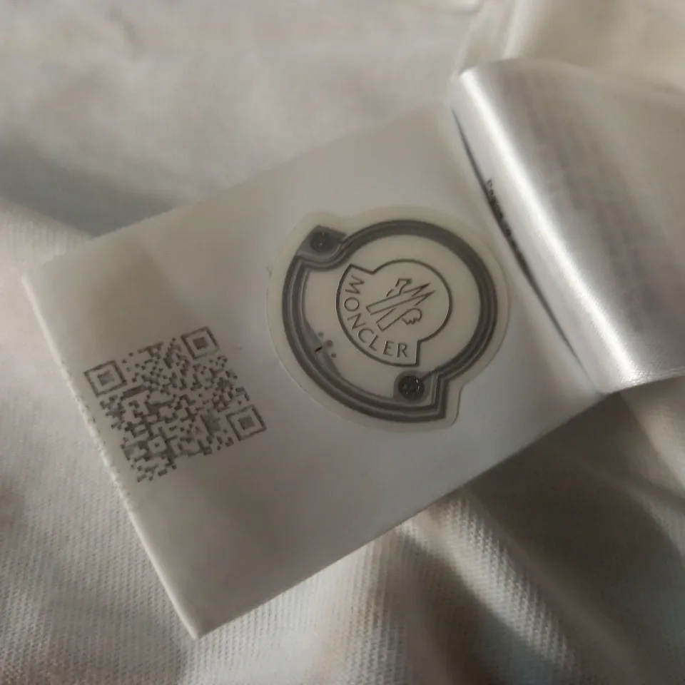 ,MONCLER WHITE T-SHIRT - XL