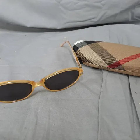 BURBERRY SUNGLASSES – TORTOISESHELL FRAME WITH BURBERRY CHECK CASE