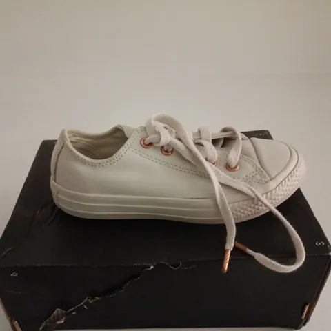CONVERSE JUNIOR TRAINERS UK 11 JUNIOR BOXED