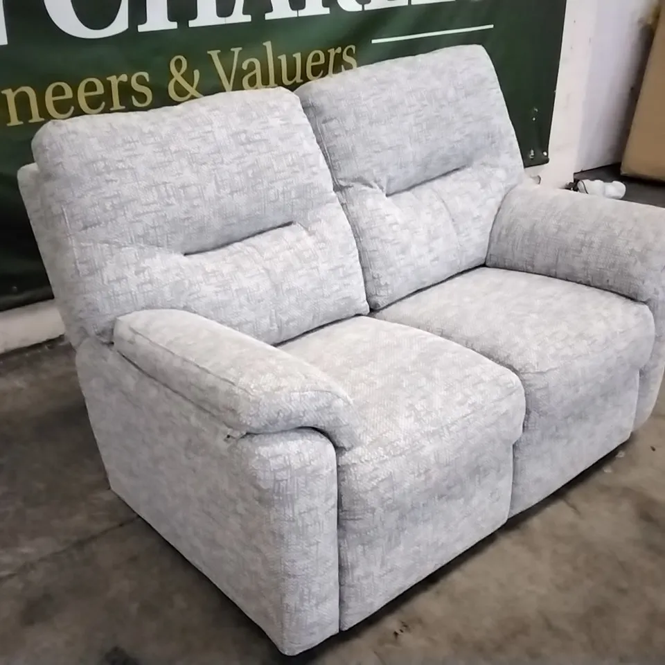 QUALITY BRITISH DESIGNED & MANUFACTURED G PLAN SEATTLE 2 SEATER SOFA REMCO LIGHT GREY FABRIC