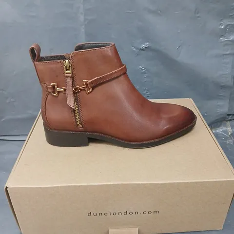 BOXED PAIR OF DUNE LONDON PARKLYN BOOTS IN TAN - 5