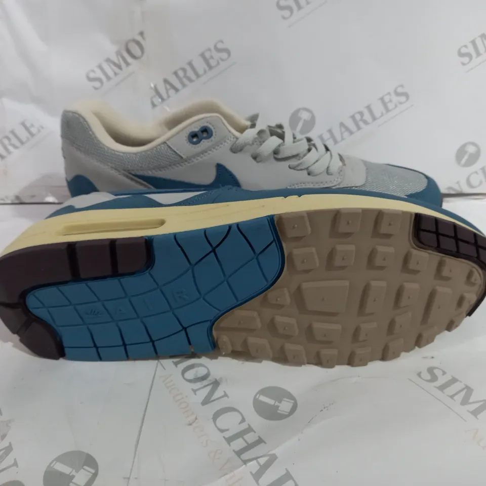 NIKE AIR MAX BLUE SIZE 10