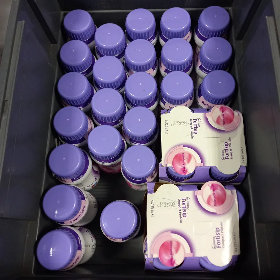 APPROXIMATELY 20 NUTRICIA FORTISIP COMPACT PROTEIN DRINKS IN STRAWBERRY - COLLECTION ONLY