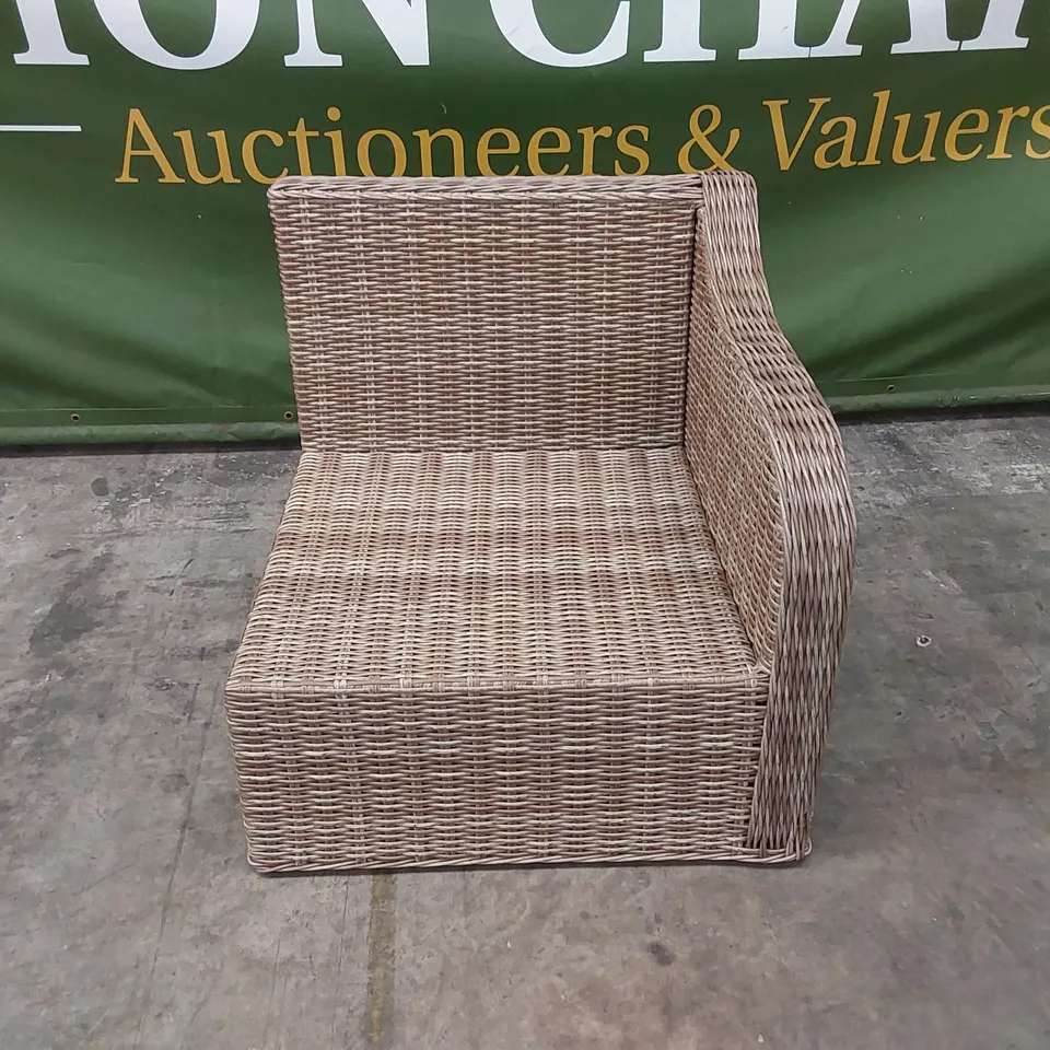 BOXED PRIMROSE LIVING GARDEN AND PATIO CURVED ARM RIGHT CORNER SOFA CHAIR PIECE IN NATURAL COLOUR