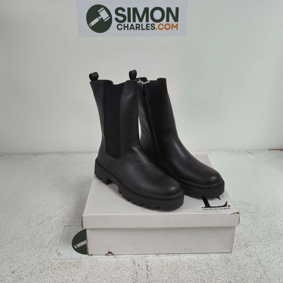 SHOES BY EMMA BLACK BOOTS SIZE 7 BOXED