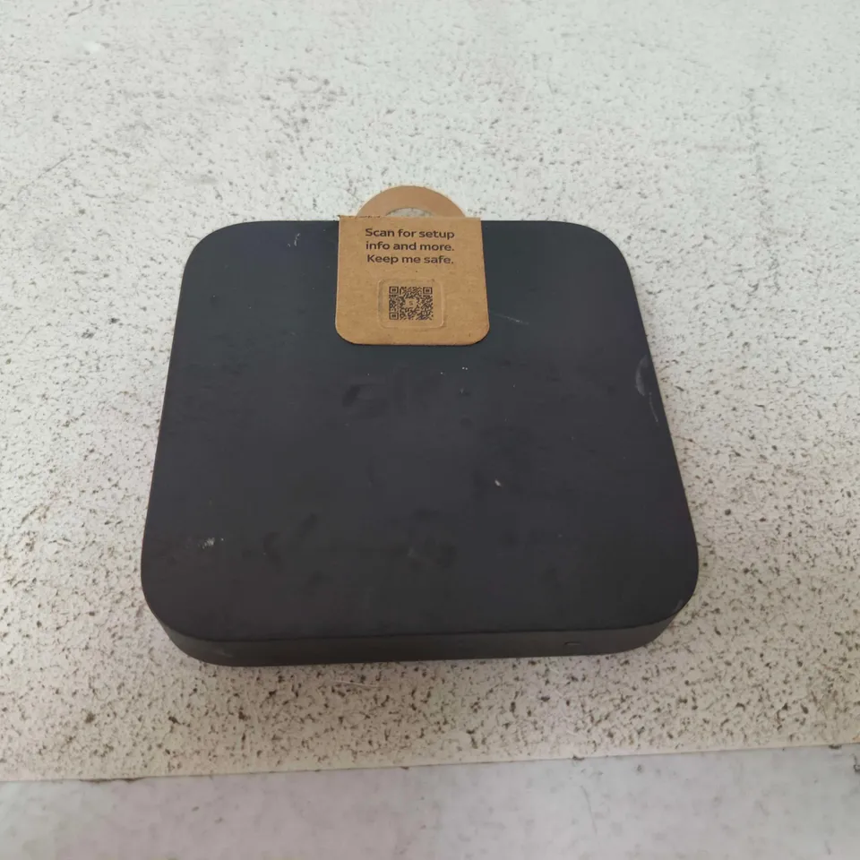WIRELESS ROUTER / MESH WI-FI HUB - SKY