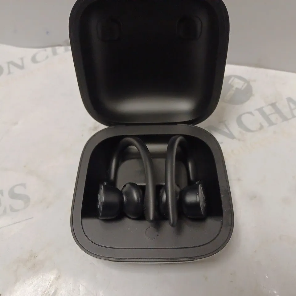 BOXED POWERBEATS PRO