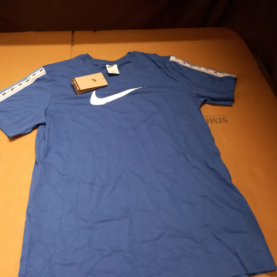 NIKE TAPE TEE IN BLUE - S/P