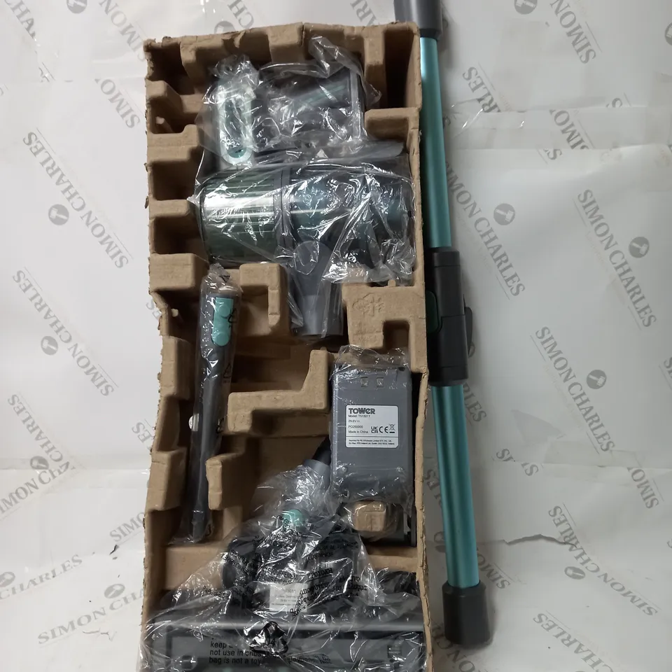 BOXED TOWER VL70FLEXI CORDLESS VACUUM CLEANER 