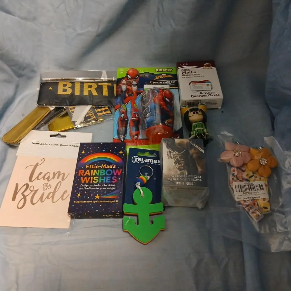 LARGE QUANTITY OF ASSORTED TOYS AND ACCESSORIES TO INCLUDE; BIRTHDAY DECORATIONS, HEN DO ACTIVITY CARDS, MARVEL SPIDERMAN DENTAL VALUE SET, GCSE MATHS REVISION CARDS AND TERMINATOR SALVATION MOVIES CA