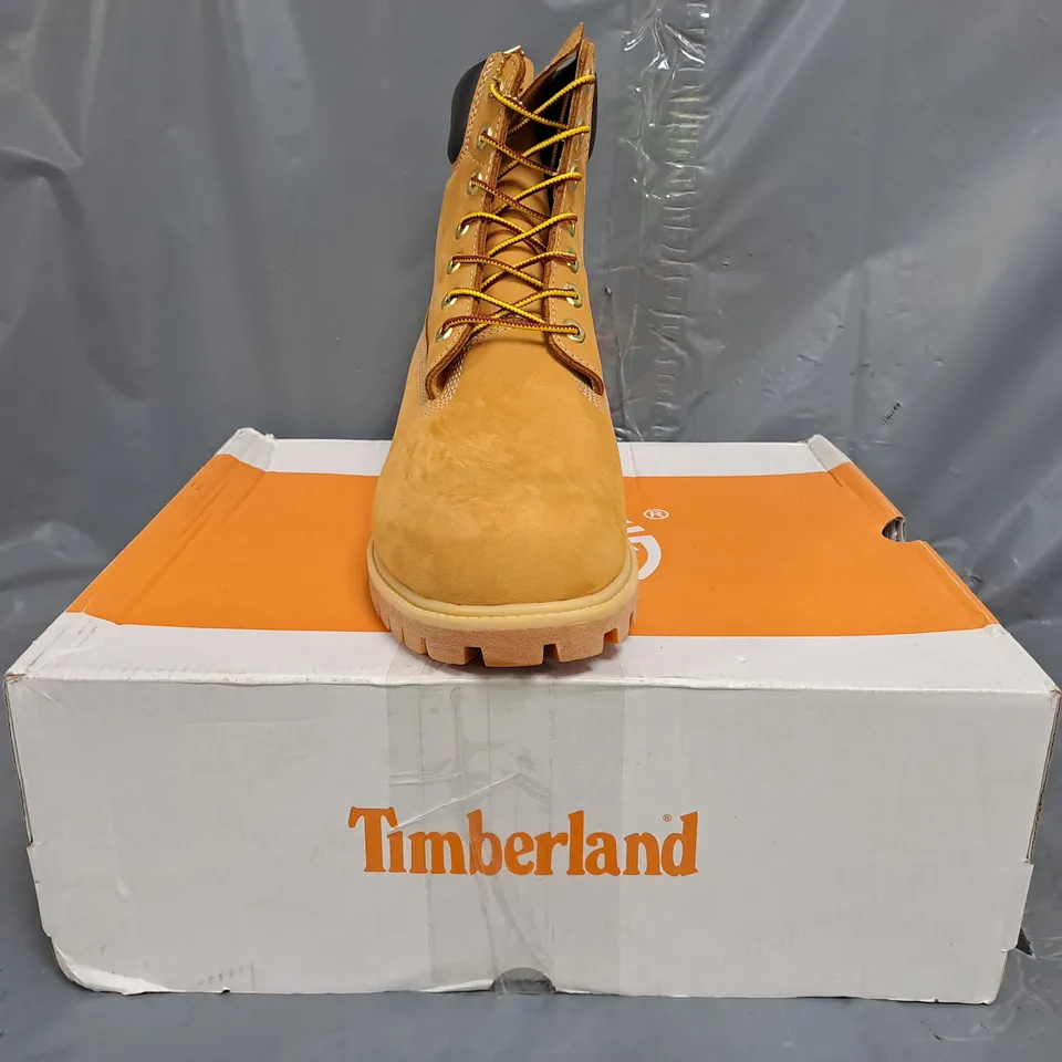 BOXED PAIR OF TIMBERLAND WATERPROOF BOOTS IN WHEAT NUBUCK SIZE UK 10.5