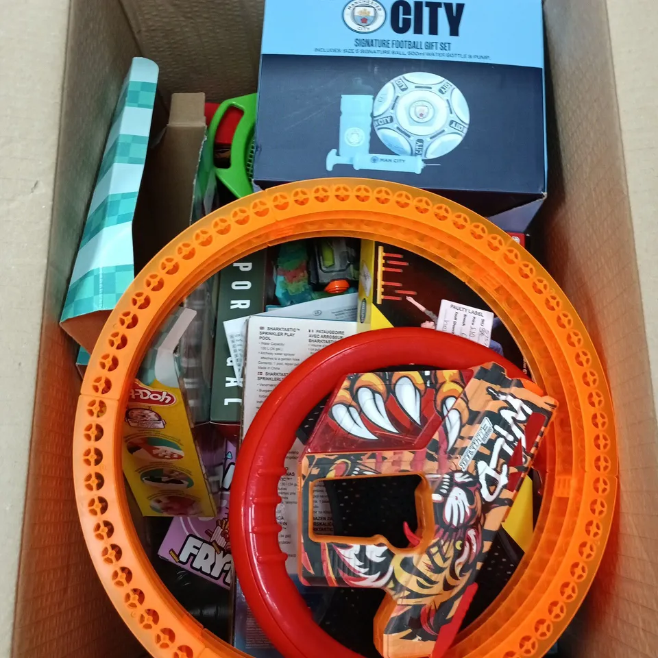 BOX OF APPROXIMATELY 20 TOYS 