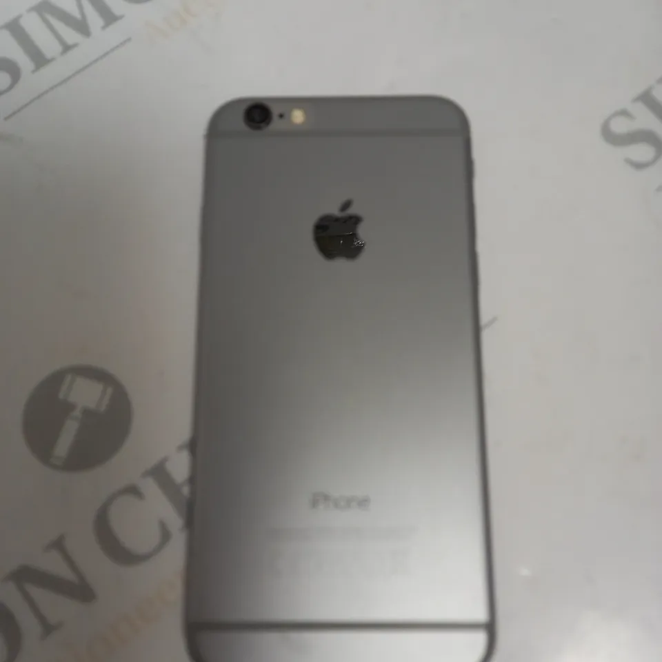 APPLE IPHONE 6 - SILVER 