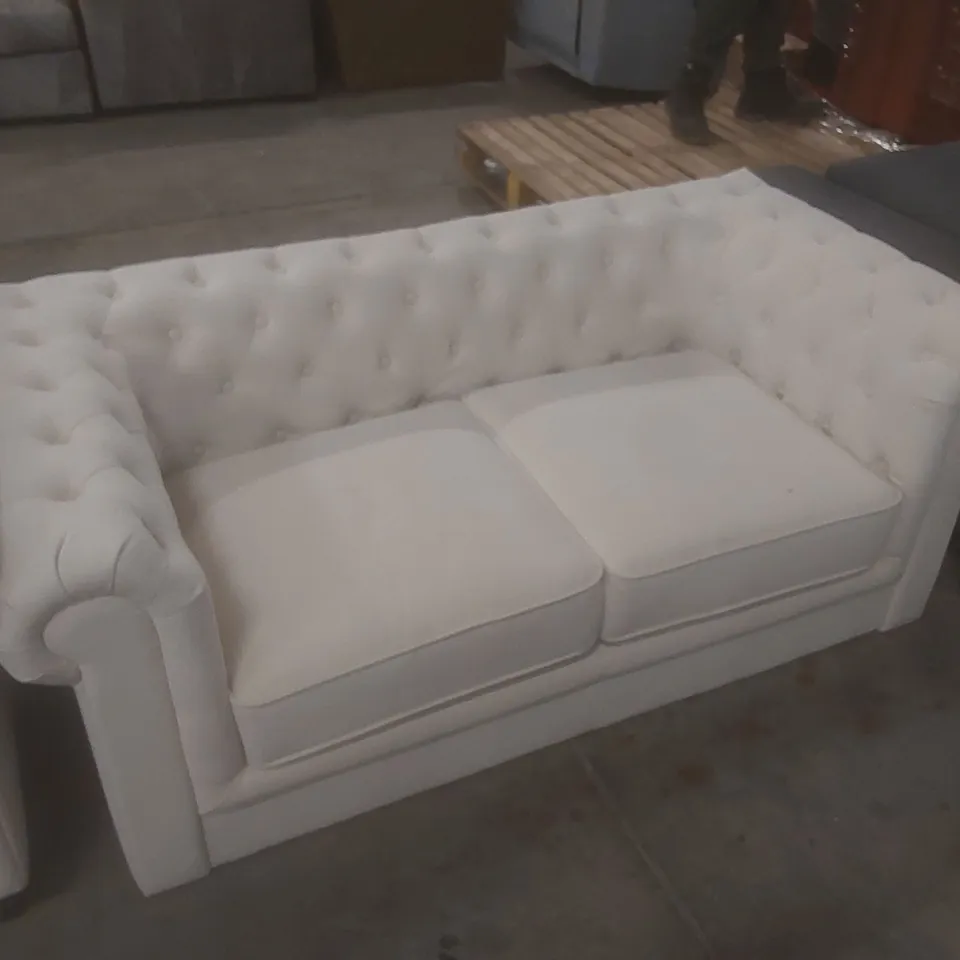 DESIGNER CHESTERFIELD 2 SEATER FABRIC UPHOLSTERED SOFA - CREAM