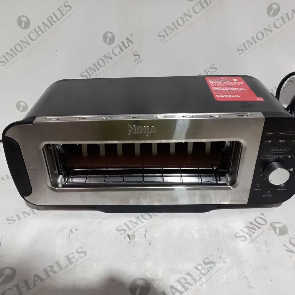 BOXED NINJA 2 IN 1 TOASTER & GRILL ST100UK