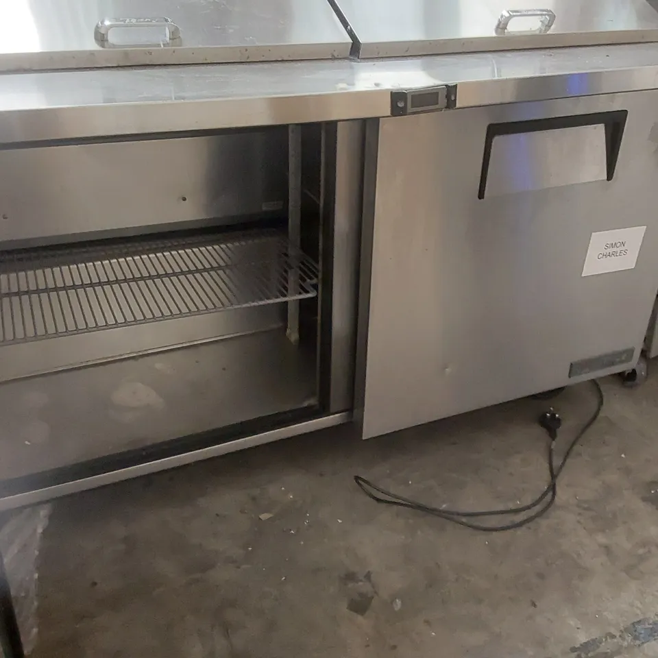 COMMERCIAL TRUE REFRIGERATED PREP COUNTER