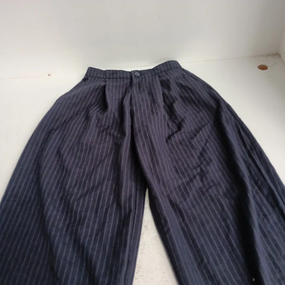 STRADIVARIUS PINSTRIPE TROUSERS – NAVY, UK 6 (EU XS) MADE IN CAMBODIA
