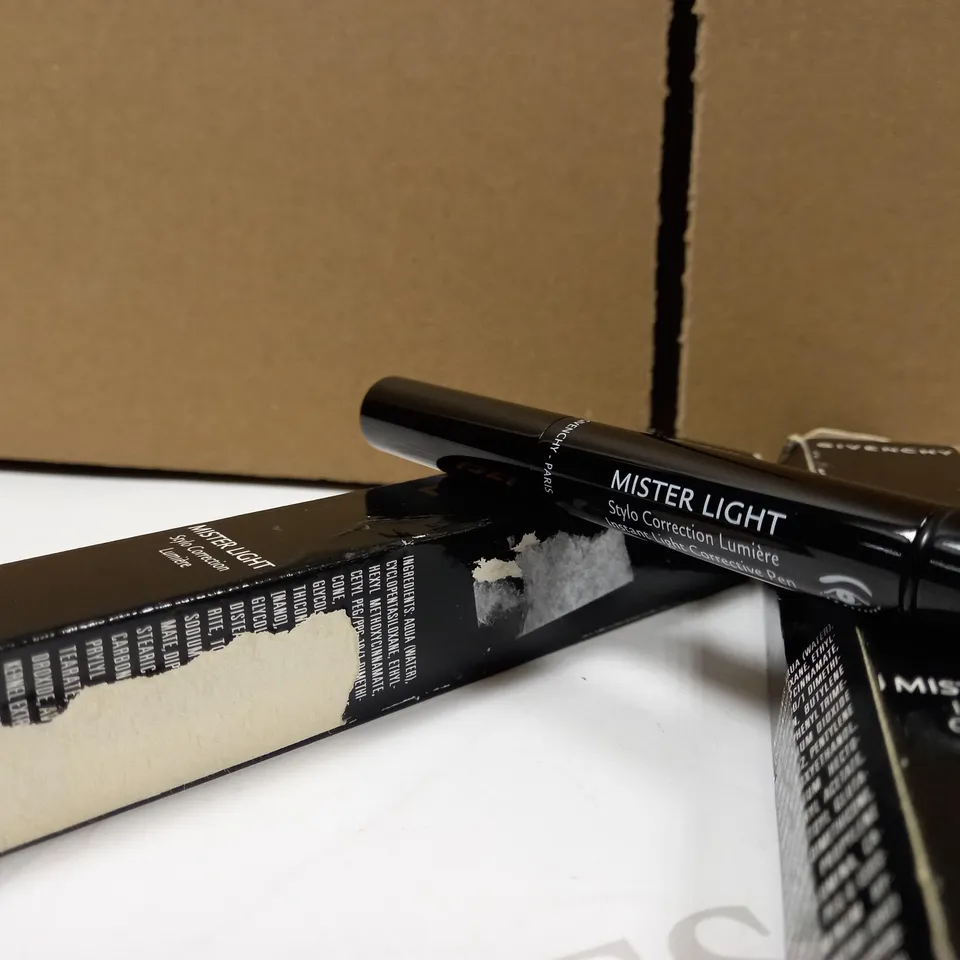 LOT OF APPROX 2 GIVENCHY MISTER LIGHT CORRECTIVE PEN