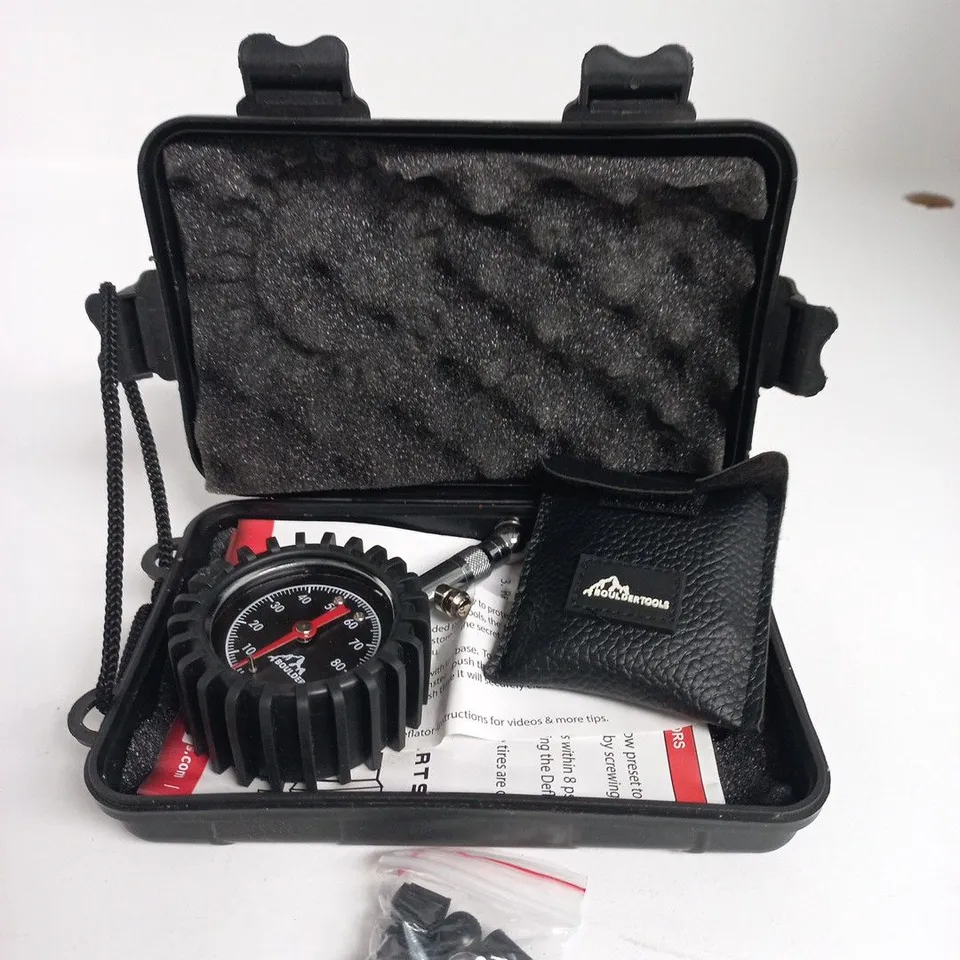 PRO TIRE DEFLATOR KIT WITH CASE AND ACCESSORIES