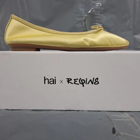 BOXED PAIR OF HAI X REQINS HARMONY SILK FLAT SLIP-ON SHOES IN VANILLA SIZE EU 37