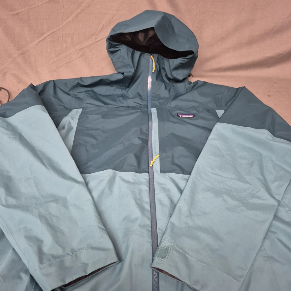 PATAGONIA HOODED RAIN JACKET – TEAL/BLUE TWO-TONE, SIZE L