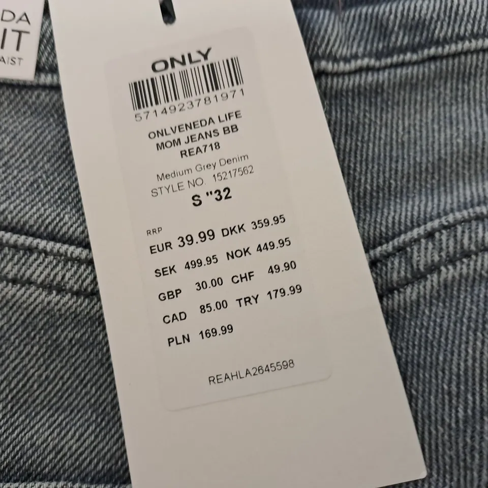 ONLY VENEDA MOM FIT HIGH WAIST JEANS - S/32